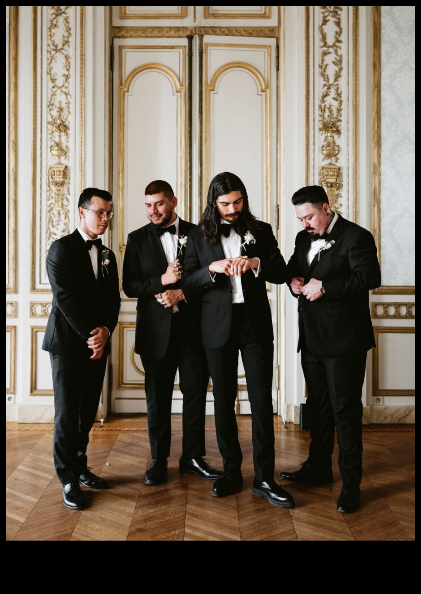 Eleganta izsmalcinātība: līgavaiņa apģērba ceļojums